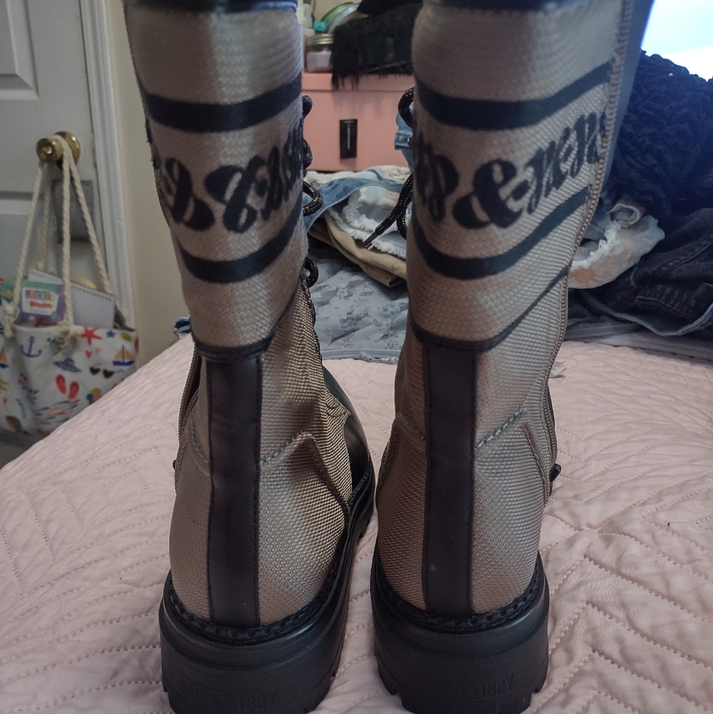 Boots - Picture 2 of 5